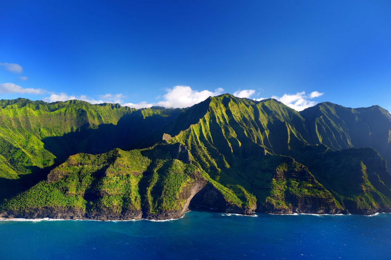 Bluehawaiian Fly Over Beautiful Kauai Tour Feature Expert Pilots Fly Along The Famous Na Pali Coast