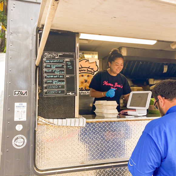 Hawaiianislands Mama Beat Kitchen Feature Delivery Staff