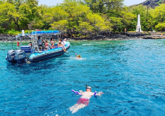 Sea Quest Hawaii Captain Cook Exclusive Slider Man Swimming