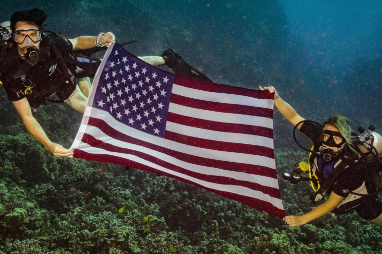Goscubadivemaui Beginner Scuba Lessons On Maui Feature Scuba Flag