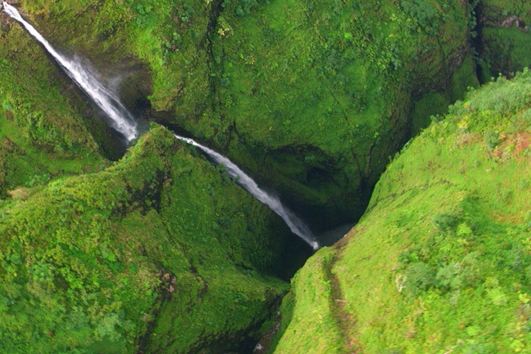Rainbowhelicopters Romantic Oahu Helicopter Proposal Flight Feature Thrilling View Waterfall