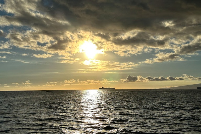 Sailandsnorkelwaikiki Waikiki Whale Watching Tour Feature Hokulani View