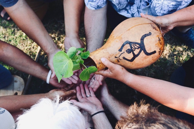 Gunstockranch Explore Oahu On Horseback Feature Give Back To The Island Join Hands