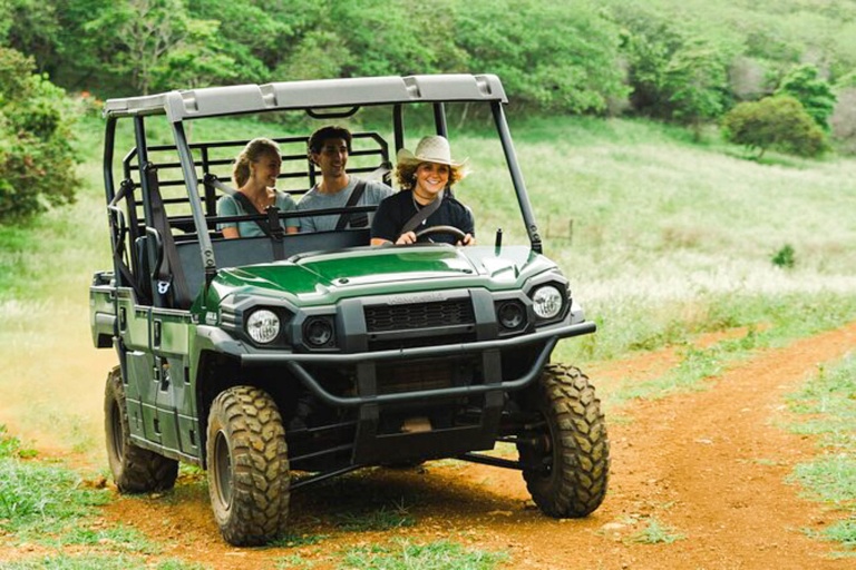 Gunstockranch Explore Oahu On Horseback Feature Learn While You Ride Couple