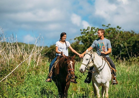 Gunstockranch Horseback Riding Tour Slide Couple