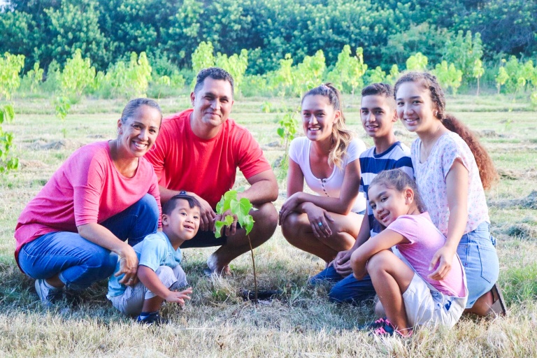 Gunstockranch Plant Experience Feature Family Happy
