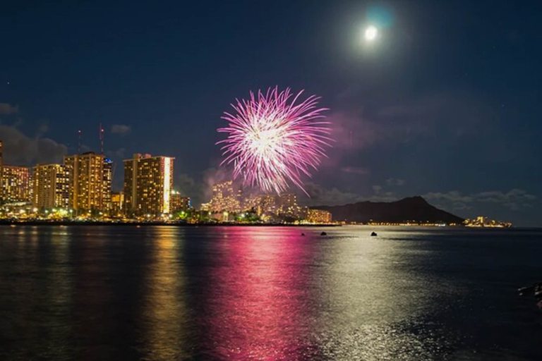 Paradisecharters Private Fireworks Cruise Waikiki Feature Incredible Views