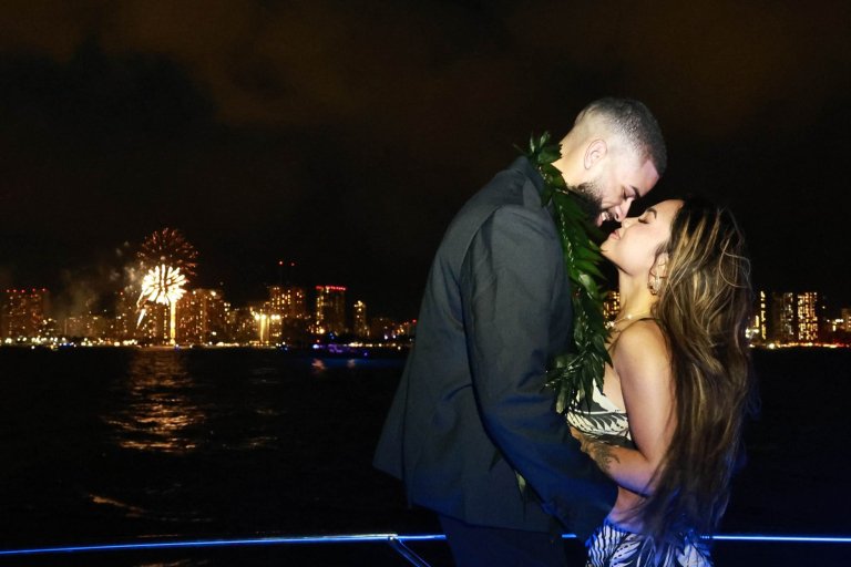 Paradisecharters Private Fireworks Cruise Waikiki Feature Ultimate Friday Night