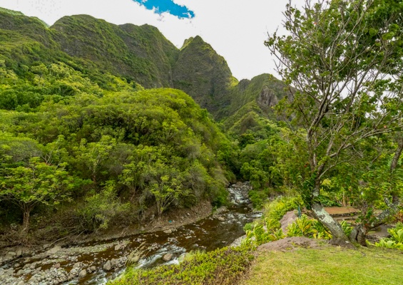 Iao Valley Mountains And Stream Maui