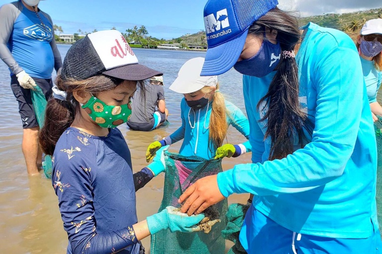 Kanuhawaii Volunteer At Konu Beach Cleanup On Maui Feature Sandy Remove Trash