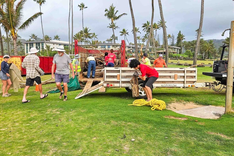 Friendsofkamalaniandlydgatepark Kauai Weekly Beach Cleanup Feature Enjoy The Outdoor