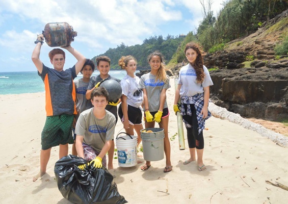 Hawaiilandtrust Volunteer At Kahili Beach Preserve Slider Friendly