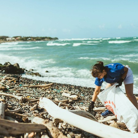 Kanuhawaii Volunteer At Konu Beach Cleanup On Maui Product Featured