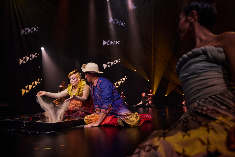 cirque-du-soleil-auana-show-feature aloha aina