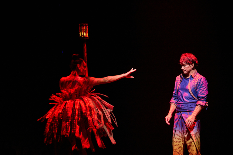 cirque-du-soleil-auana-show-feature-fire-volcanoes-hula