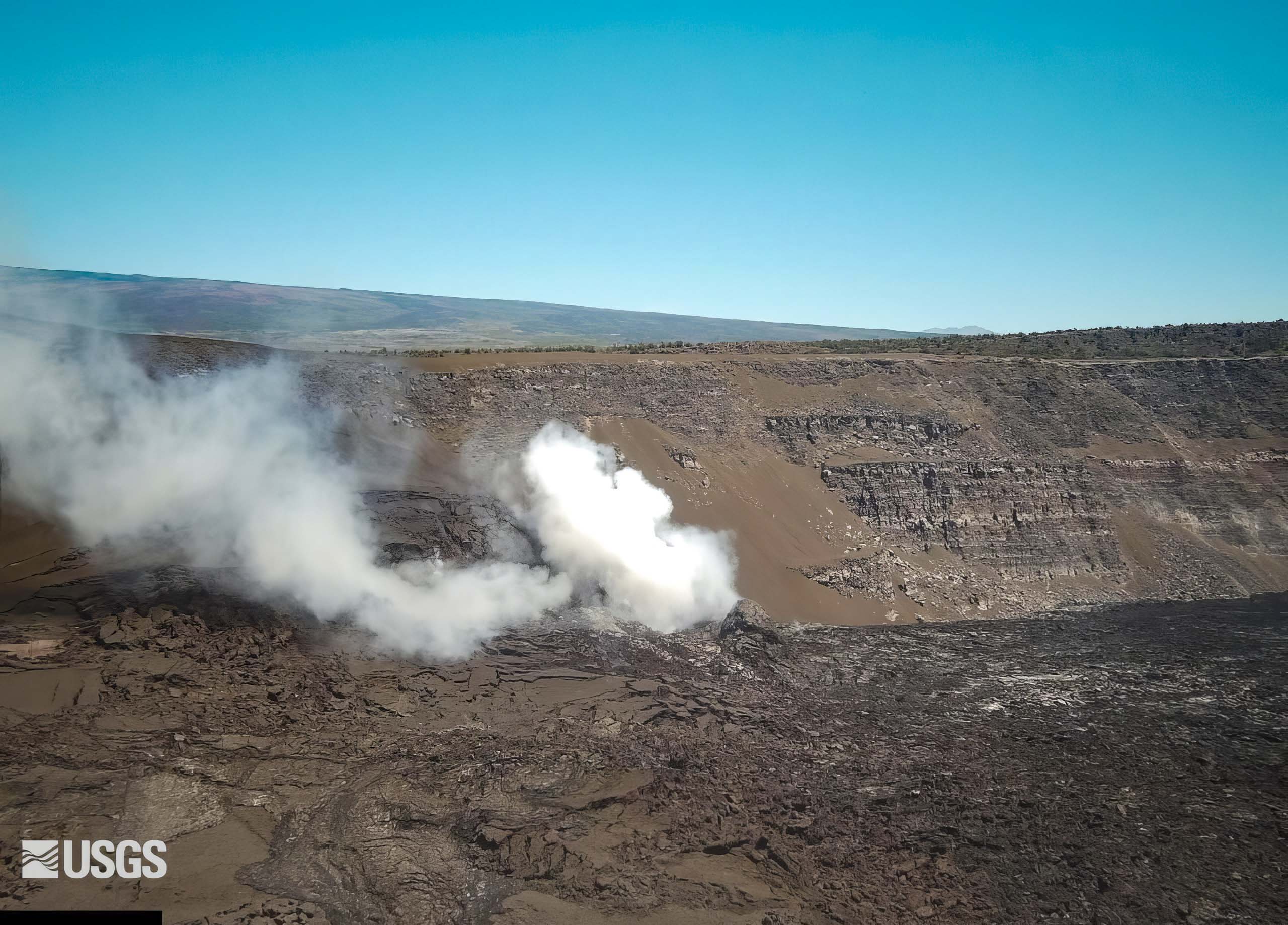 S2 webcam Halema'uma'u Crater View to the West