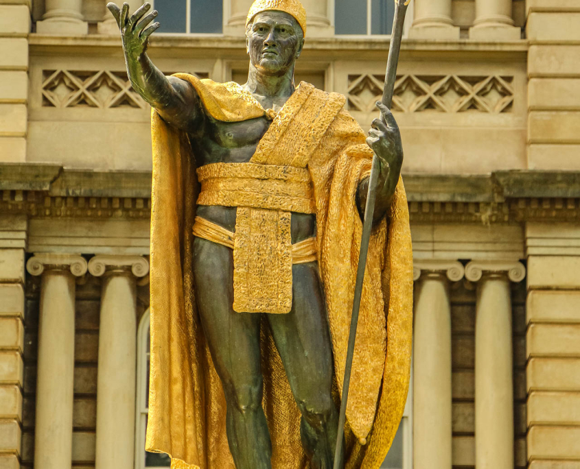 Statue of King Kamehameha I in gold cloak and spear at Aliʻiōlani Hale, Honolulu, Hawai‘i