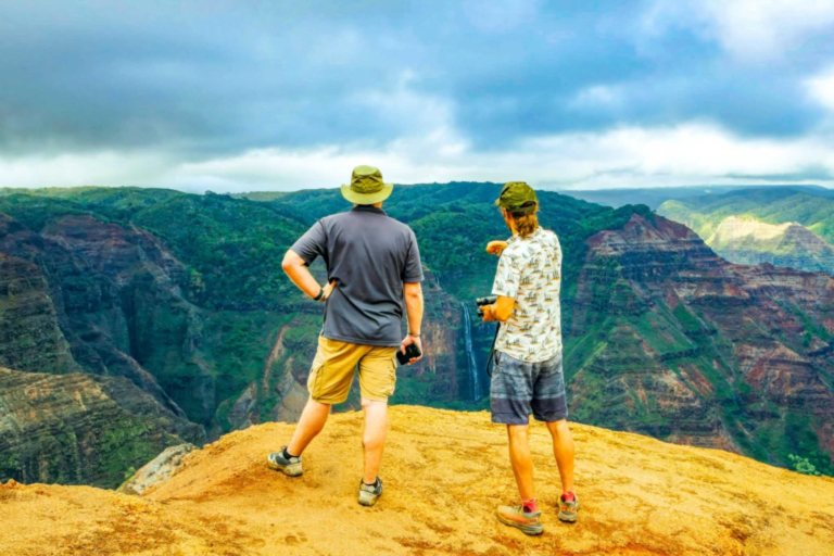 T-KAUAI-PRIVATE-TOURS-Waimea-Canyon-Hiking-Guide-hawaiitoursphoto-8-2-768x512