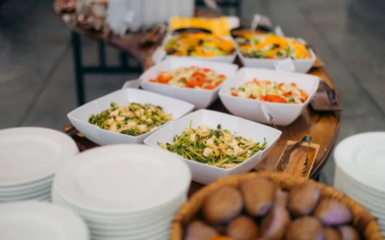 Waikiki Paina Hawaiian Luau Buffet