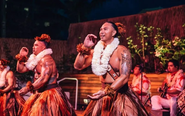 Waikiki Paina Hawaiian Luau Dancing Men