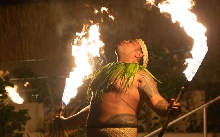 Waikiki Paina Hawaiian Luau Fire Knife
