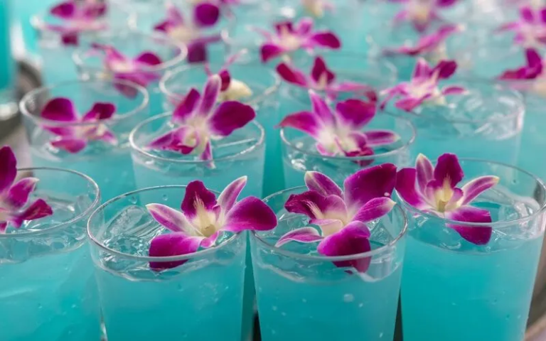 Waikiki Paina Hawaiian Luau Welcome Mai Tai