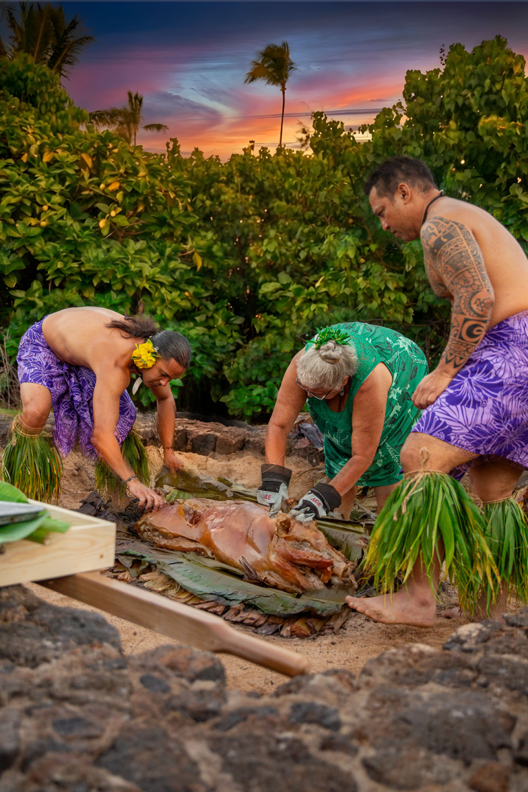 Wailua-Nui-Luau-imu-pig-ceremony