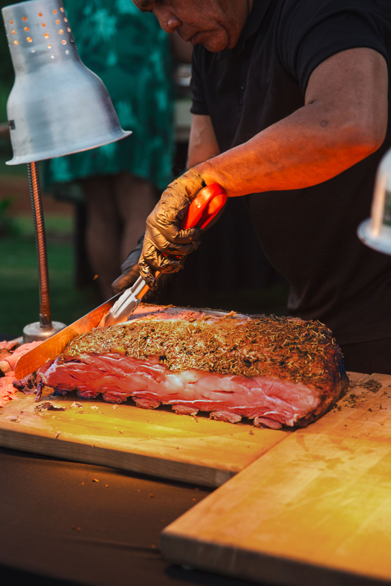 Wailua-Nui-Luau-serving-prime-rib
