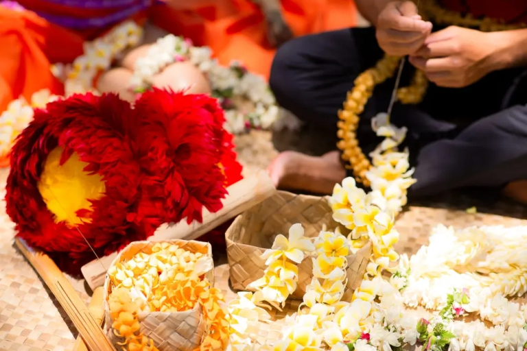 Traditional Hawaiian Lei Greeting