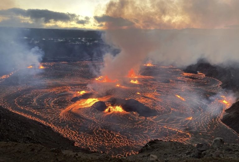 big-island-bike-tours-llc-ultimate-volcanoes-national-park-bike-adventure-active-volcano