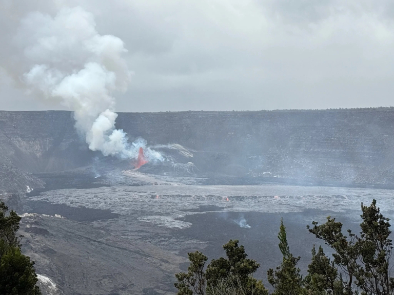 big-island-bike-tours-llc-ultimate-volcanoes-national-park-bike-adventure-volcano