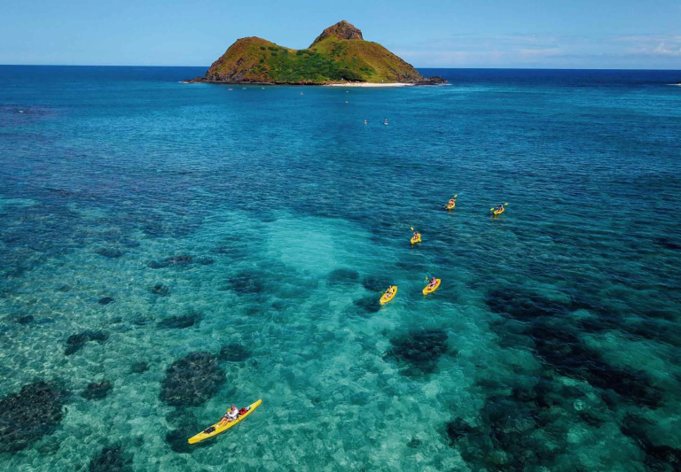 mokulua-islands-guided-kayak-snorkel-adventure-kayak-group