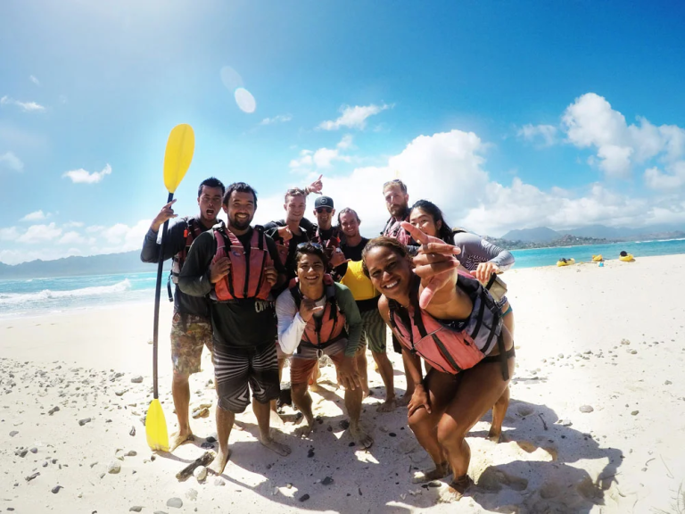 mokulua-islands-guided-kayak-snorkel-adventure-kayak-guides