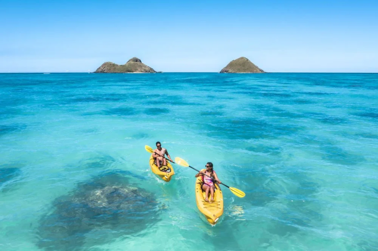 self-guided-kailua-kayaking-adventure-couple-kayaking