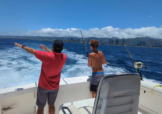 Go-Hawaii-Watersports-Private-Deep-Sea-Fishing-boat-slider-1