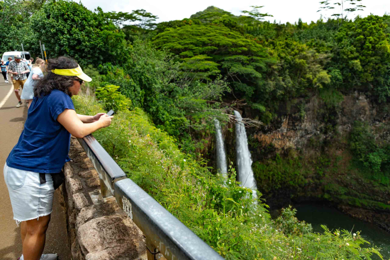 Kauai Wailua Falls People-hawaiitoursphoto