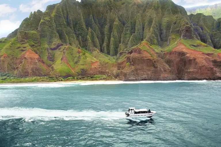 Kauai_Sea_Tours_Express_Na_Pali_Sunset_Tour_aboard_Imiloa_Feature_slide_1.2