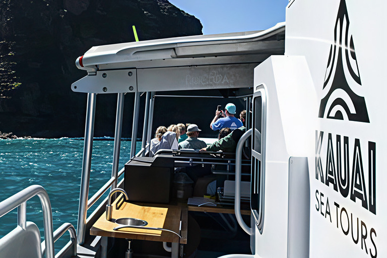 Kauai_Sea_Tours_Express_Na_Pali_Sunset_Tour_aboard_Imiloa_Feature_slide_3.5