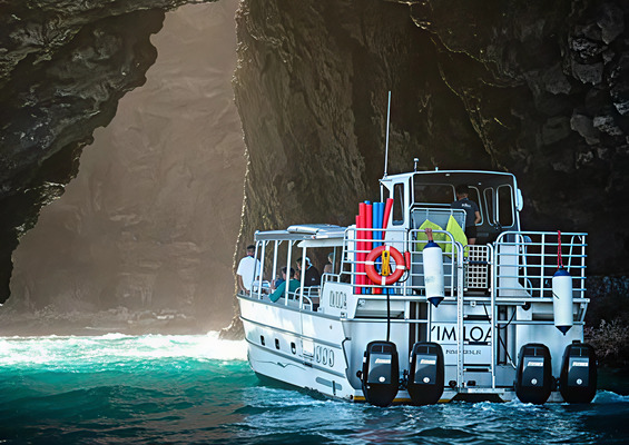 Kauai_Sea_Tours_Express_Na_Pali_Sunset_Tour_aboard_Imiloa_Slider_2