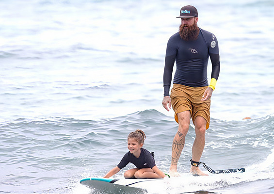 kona_town_surf_adventures__llc_group_lesson_Slider_3