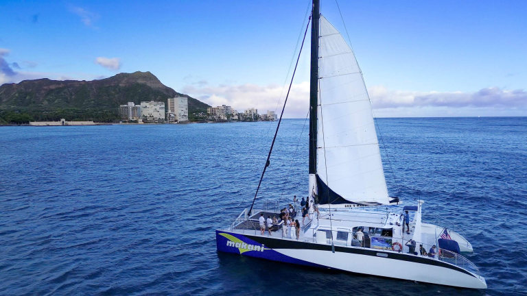makani-catamaran-waikiki-fun-in-the-sun-sailing-cruise-beautiful-cruise